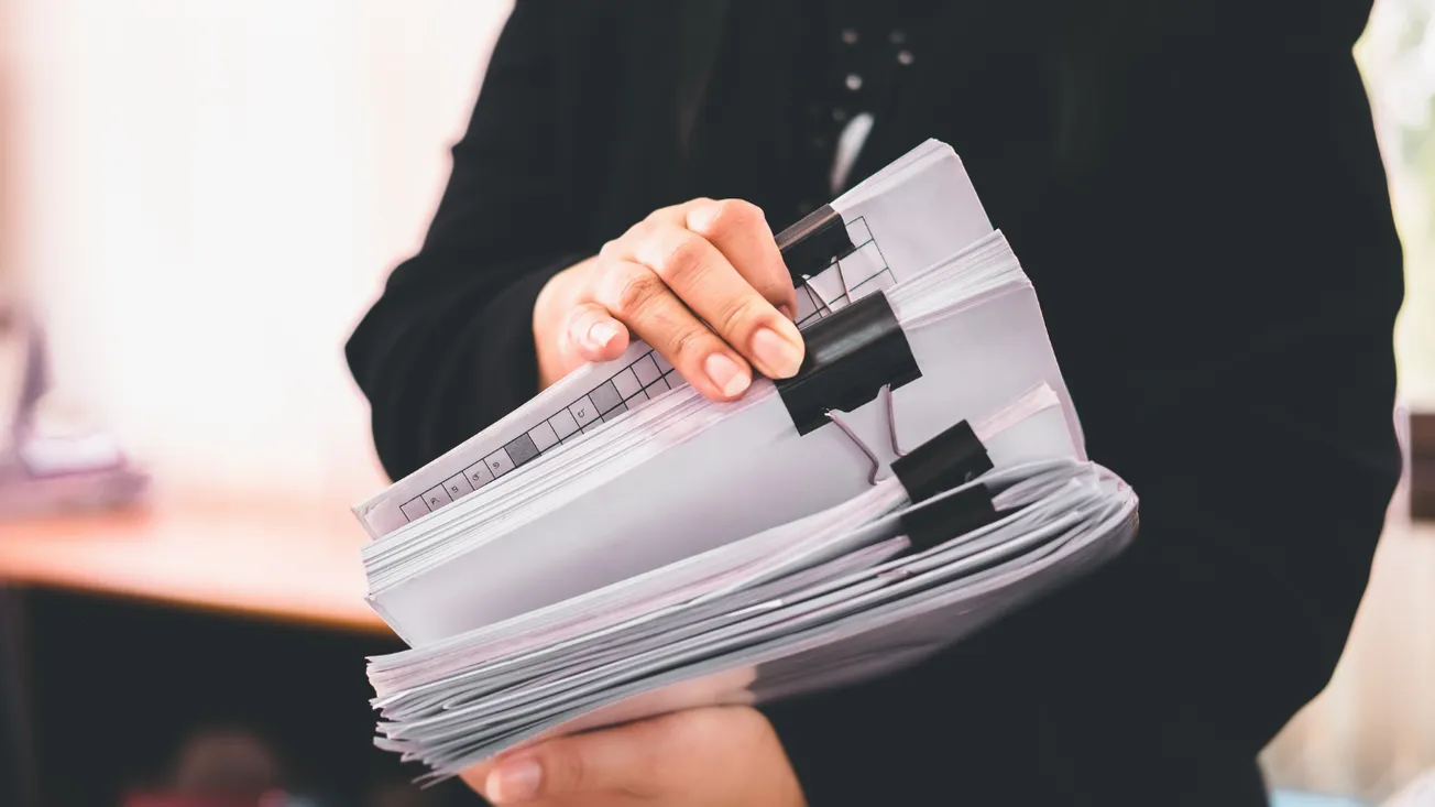 ¿Cómo rescindir un contrato de alquiler por parte del propietario en 2025?: Guía legal actualizada